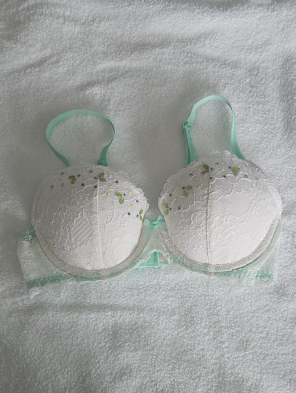 Victoria's Secret White Lace Push-Up Bra with Mint Straps